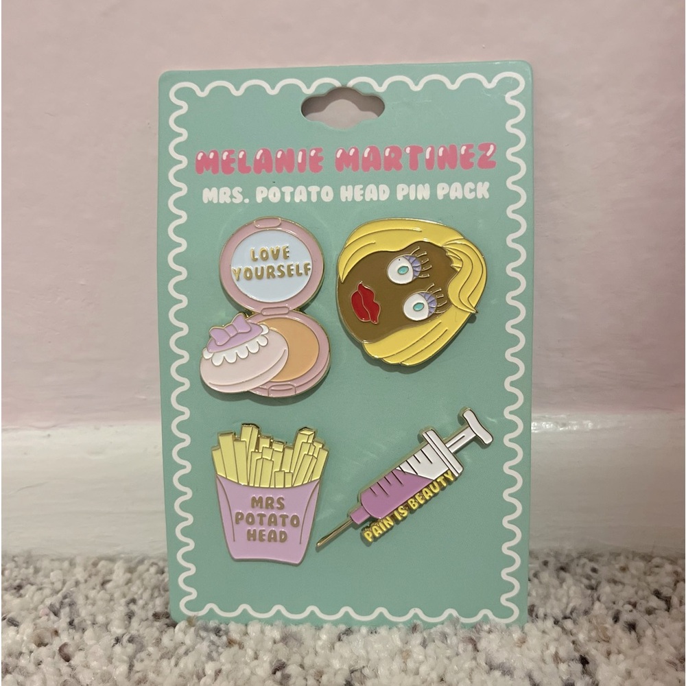 SUPER RARE melanie martinez FULL Mrs Potato Head pin set